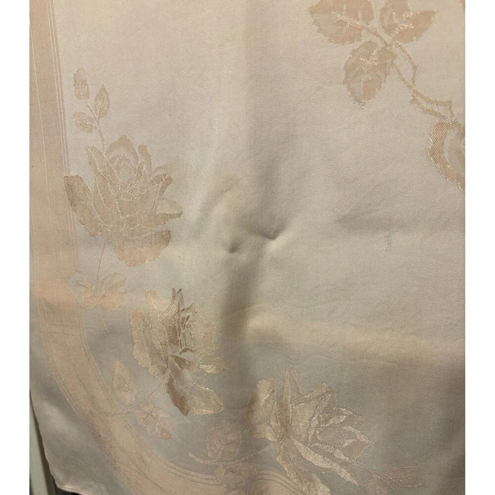 Vtg Salmon Light Pink Damask Tablecloth Rose Flowers Leaves Ivy 60” x 94”